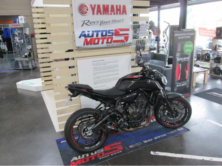 YAMAHA 700  MT 07 (permis A2)